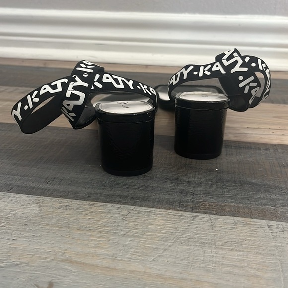 Katy Perry The IZZY Elastic Patent Heeled Sandals Black size 7M/37 Black White - Picture 5 of 11